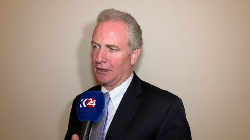 Senatorekî Amerîkî: Mixabin, serokê xiyanetî li Kurd kir